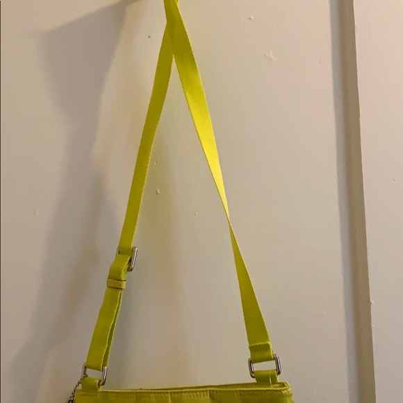 A coach purse - Picture 4 of 4